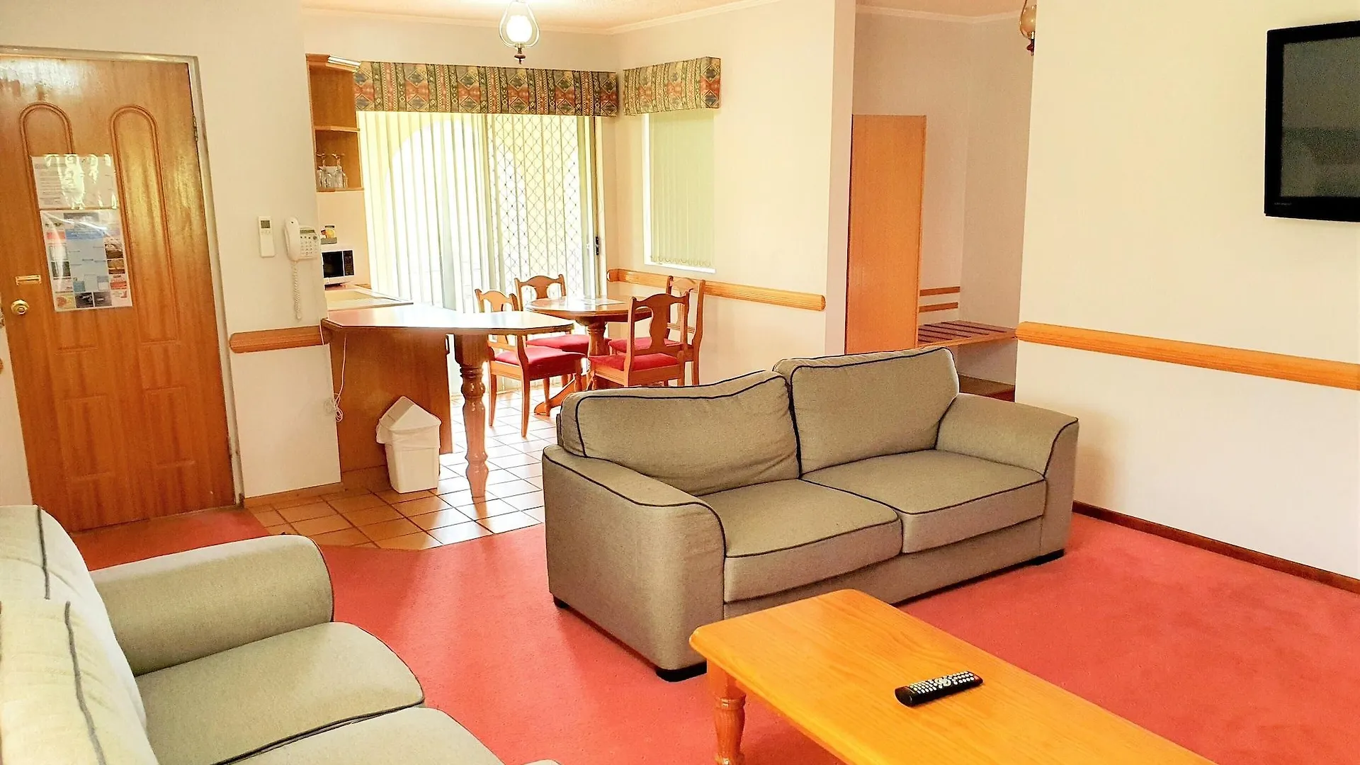 ***  Mcnevins Warwick Motel Australia