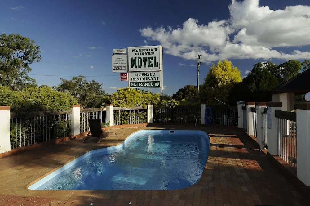 ***  Mcnevins Warwick Motel Australia