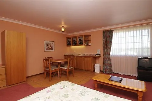 Mcnevins Warwick Motel 3*,  Αυστραλία