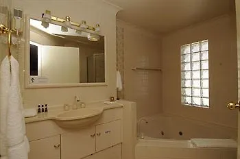 Mcnevins Warwick Motel Αυστραλία