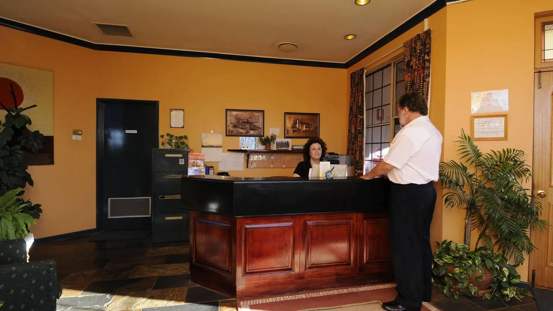 Mcnevins Warwick Motel Αυστραλία