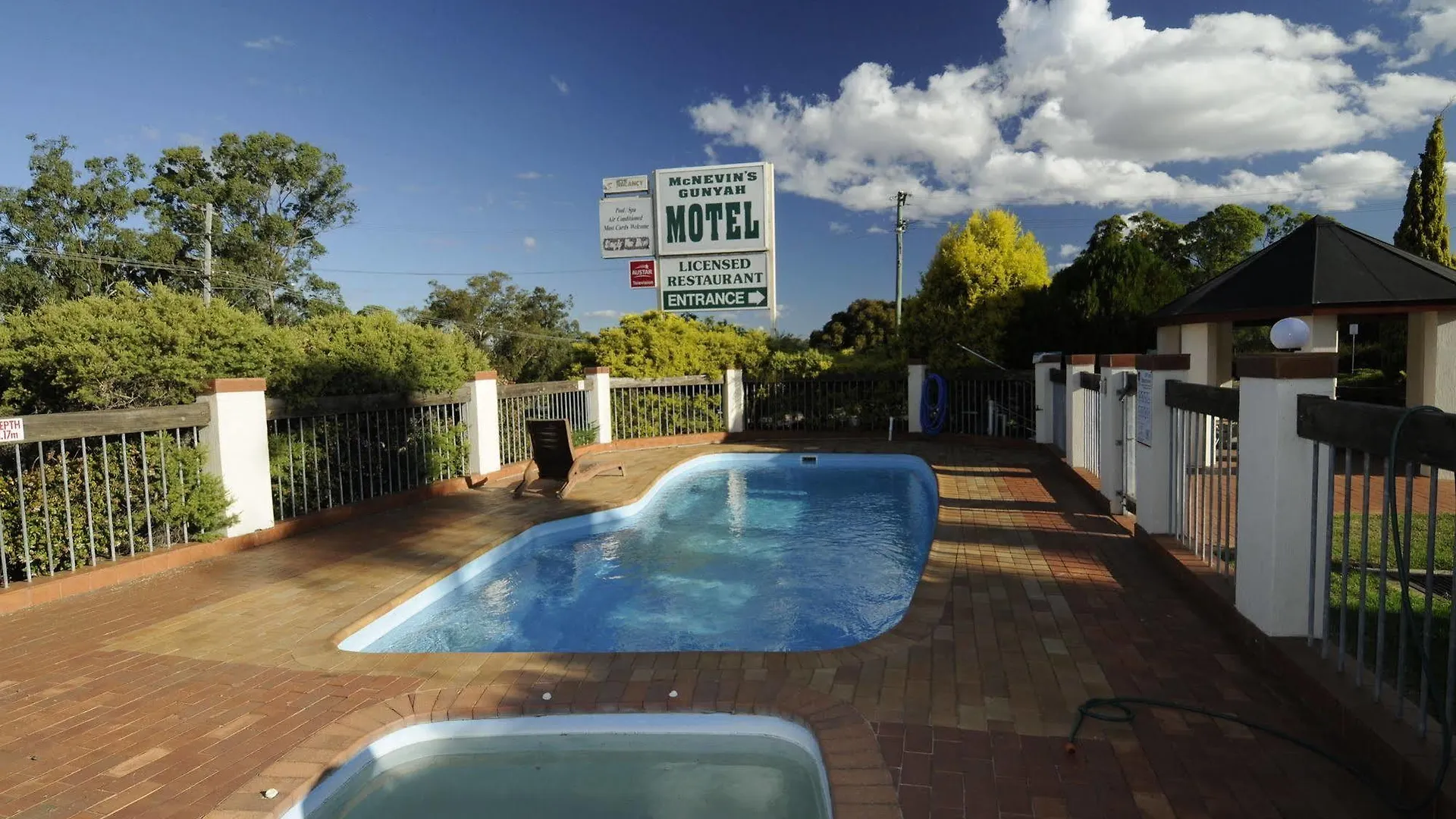 Mcnevins Warwick Motel 3*,  Αυστραλία